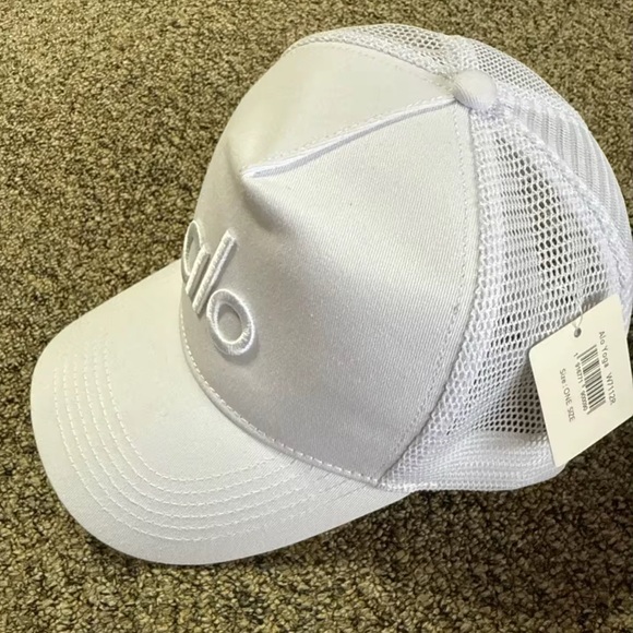 Alo District Trucker Hat White New Unisex - Picture 6 of 11